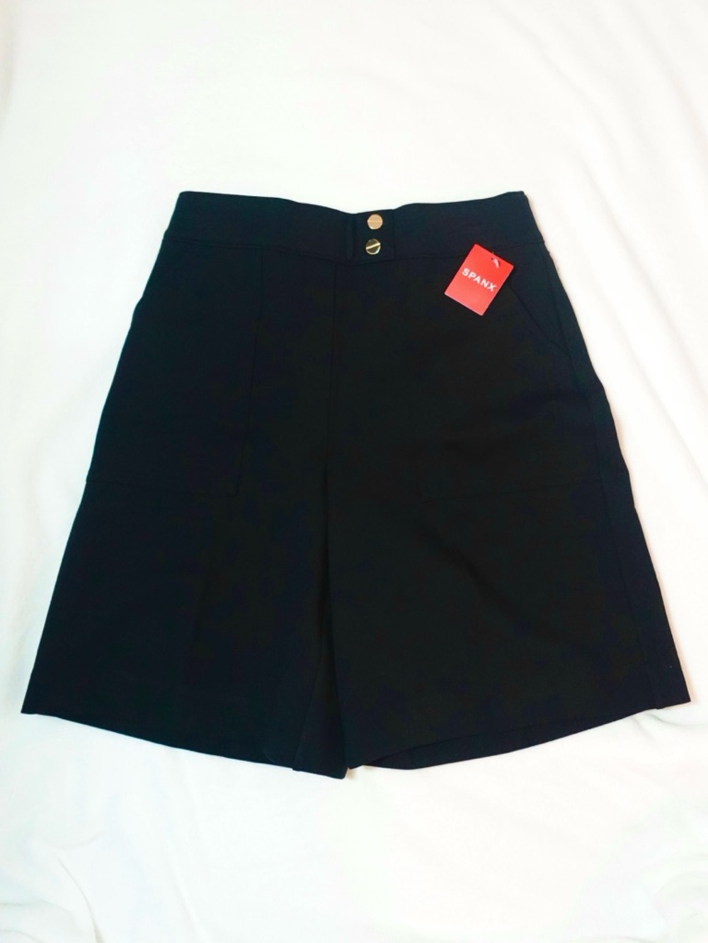 SPANX Button Tab Ponte Shorts - Classic Black - Medium - NWT